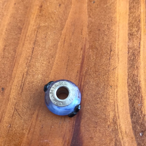 Chamilia charm - Picture 2 of 2